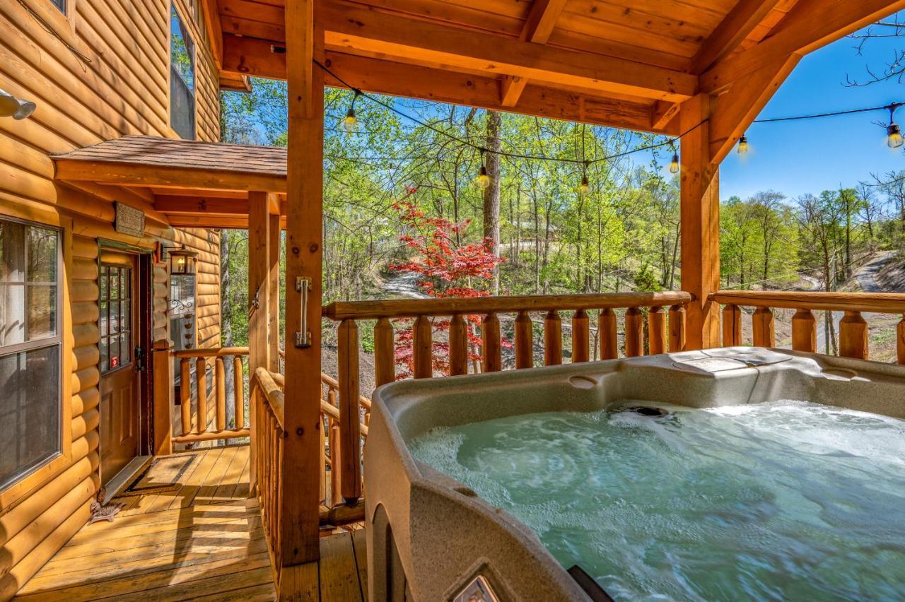 Permanent Vacation-Private Honeymoon Cabin With Hot Tub Sevierville Exterior photo