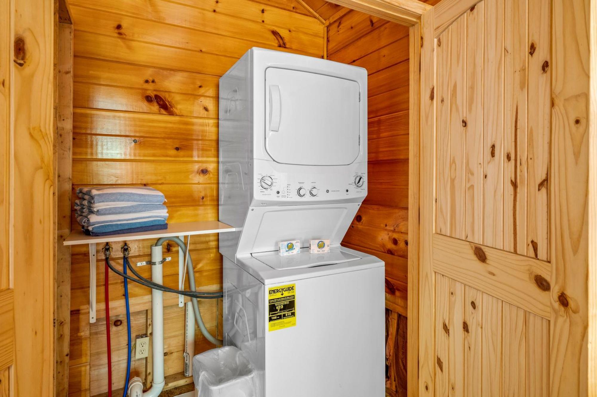 Permanent Vacation-Private Honeymoon Cabin With Hot Tub Sevierville Exterior photo